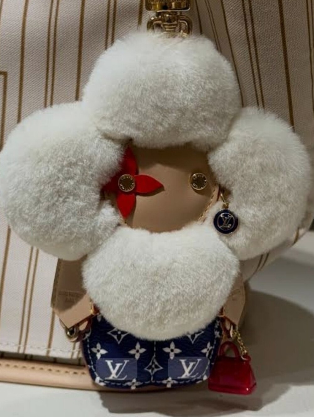 Luxury White Faux Fur Flower Crossbody Bag